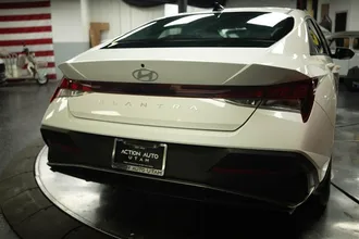 2025 HYUNDAI ELANTRA photo 6
