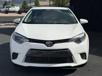 2015 Toyota Corolla photo 2
