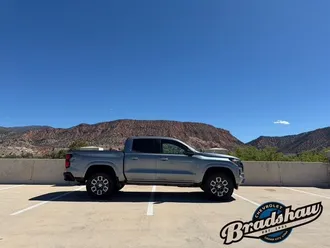 2026 Chevrolet Colorado photo 3
