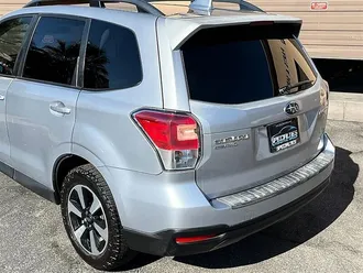 2018 Subaru Forester 2.5i Premium photo 7