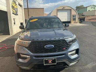 2021 Ford Explorer ST photo 3