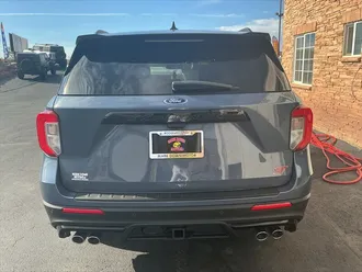 2021 Ford Explorer ST photo 4