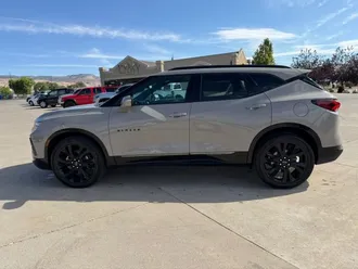 2021 Chevrolet Blazer photo 2