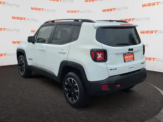 2023 Jeep Renegade photo 3