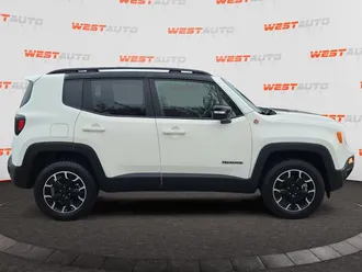 2023 Jeep Renegade photo 6