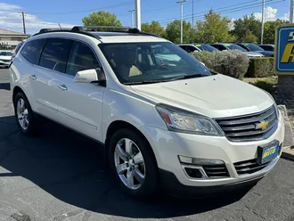 2014 Chevrolet Traverse photo 2