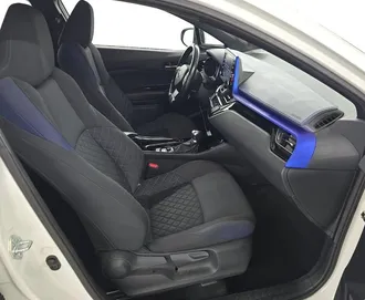 2021 Toyota C-HR photo 2