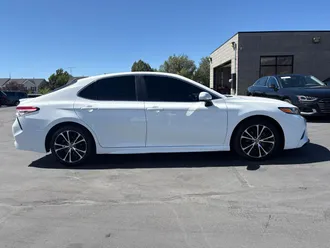 2020 Toyota Camry photo 4