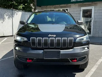 2019 Jeep Cherokee Trailhawk photo 2