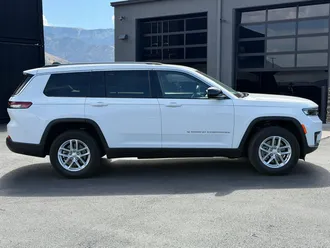2022 Jeep Grand Cherokee L photo 3