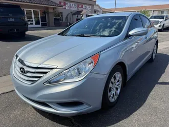 2011 Hyundai Sonata photo 2