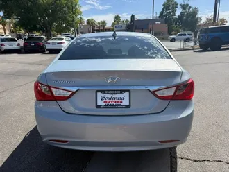 2011 Hyundai Sonata photo 5