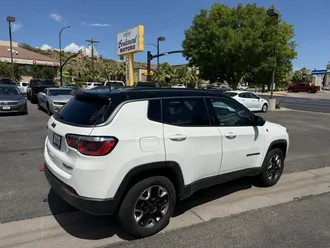 2017 Jeep Compass photo 4