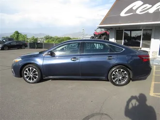 2017 TOYOTA AVALON photo 2