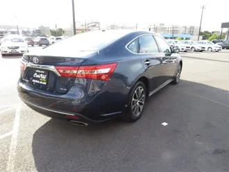 2017 TOYOTA AVALON photo 5