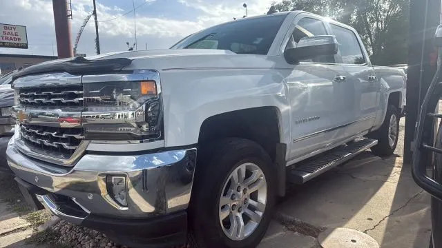 2017 Chevrolet Silverado 1500 Crew Cab LTZ Pickup 4D 5 3/4 ft
