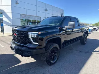 2025 Chevrolet Silverado 2500HD photo 2