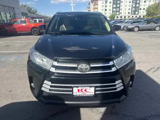 2017 Toyota Highlander photo 3