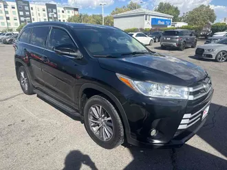 2017 Toyota Highlander photo 4