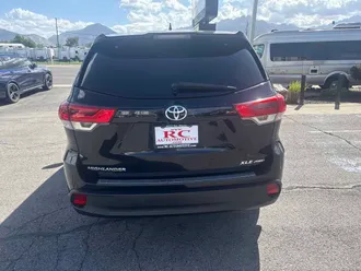 2017 Toyota Highlander photo 7