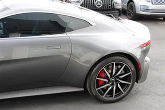 2019 ASTON MARTIN VANTAGE photo 6
