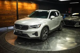 2023 VOLVO XC40 photo 2