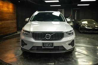 2023 VOLVO XC40 photo 4