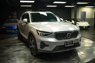 2023 VOLVO XC40 photo 5