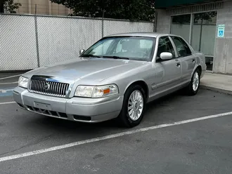 2009 Mercury Grand Marquis LS photo 3