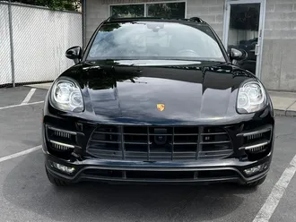 2017 Porsche Macan Turbo photo 2