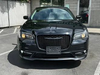 2022 Chrysler 300 Touring L photo 2