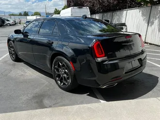 2022 Chrysler 300 Touring L photo 5