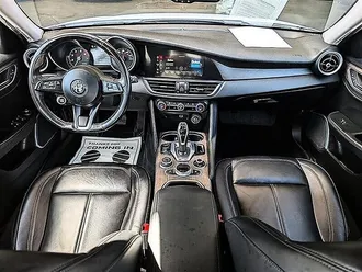 2020 Alfa Romeo Giulia Ti photo 3