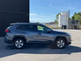 2025 Toyota RAV4 photo 5
