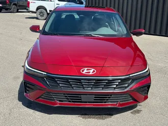2025 Hyundai Elantra photo 2