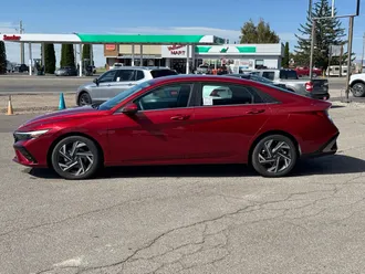 2025 Hyundai Elantra photo 5