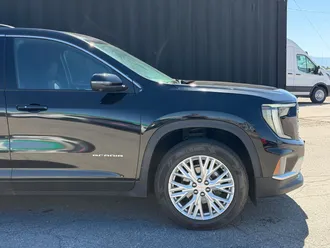 2024 GMC Acadia photo 4