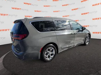 2022 Chrysler Pacifica photo 5
