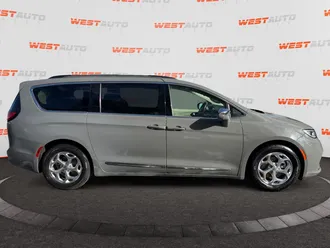 2022 Chrysler Pacifica photo 6