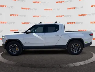 2023 Rivian R1T photo 2
