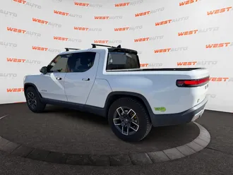 2023 Rivian R1T photo 3