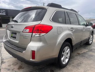 2014 Subaru Outback photo 7