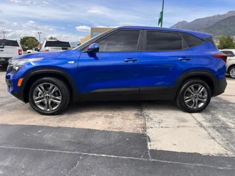 2023 Kia Seltos photo 2