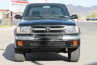 2000 Toyota Tacoma photo 3