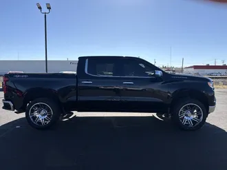 2023 Chevrolet Silverado 1500 photo 2