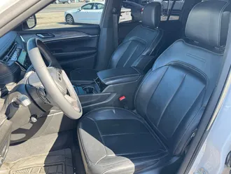 2024 Jeep Grand Cherokee L photo 6
