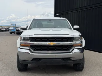 2017 Chevrolet Silverado 1500 photo 2