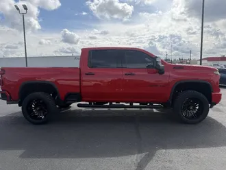 2024 Chevrolet Silverado 2500HD photo 2