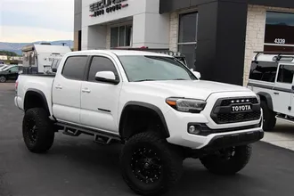 2021 TOYOTA TACOMA photo 2