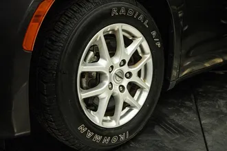 2023 CHRYSLER VOYAGER photo 3